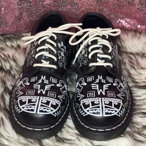 Dr. Martens leather 5 eye low “Spirit” shoes, featuring art of Mark Wigan RARE!